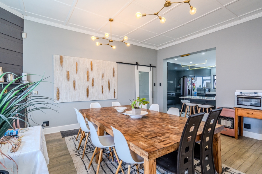 4 Bedroom Property for Sale in Fresnaye Western Cape